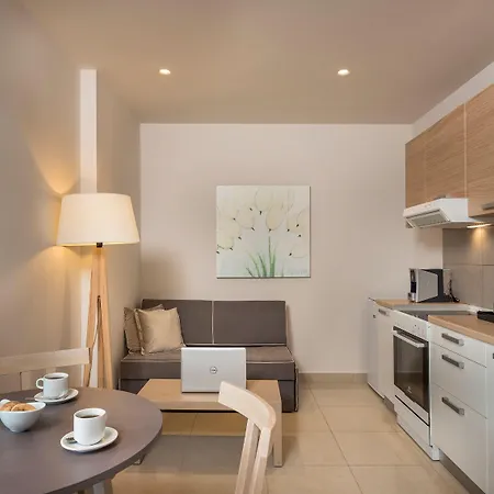 Trianon Luxury & Aparthotel