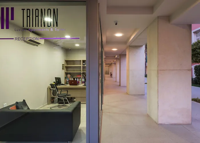 Trianon Luxury & 하니아