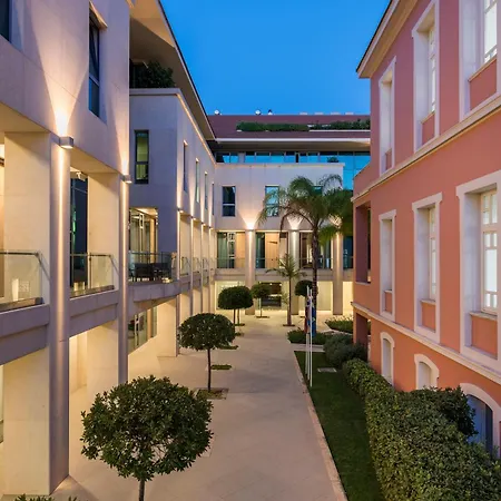 Aparthotel Trianon Luxury & 4*