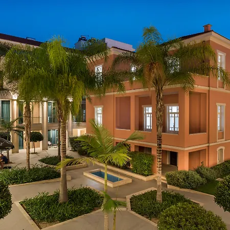 Trianon Luxury & Апарт-отель 4*