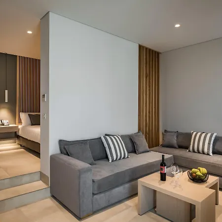 Trianon Luxury & 4*