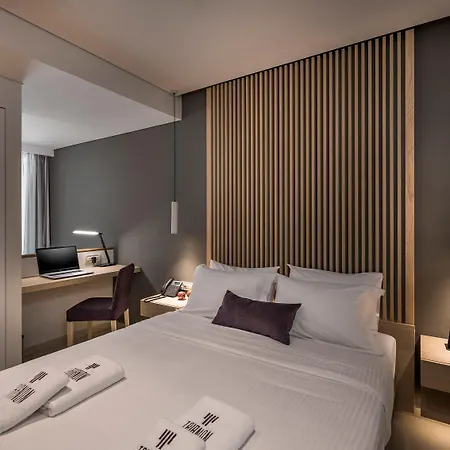 Trianon Luxury & Aparthotel