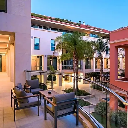 Trianon Luxury & 4* Hanya