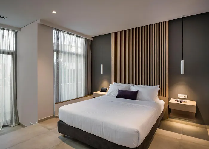 Trianon Luxury & חאניה