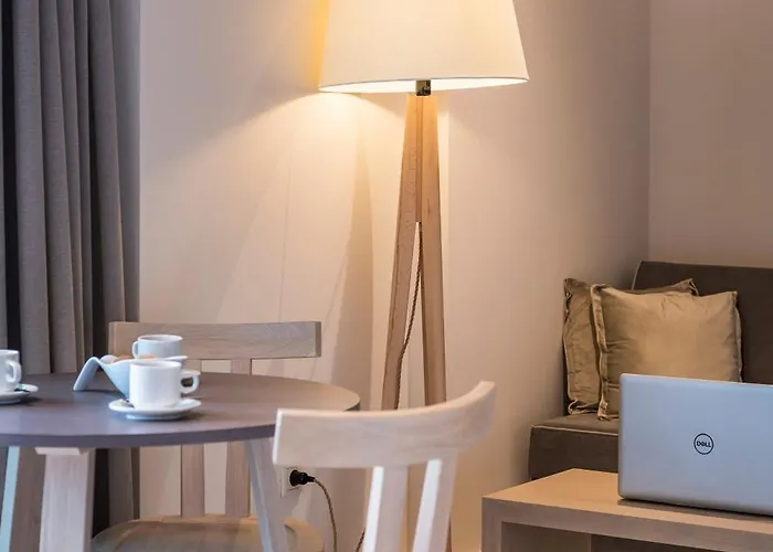 Trianon Luxury & شقة فندقية 4*