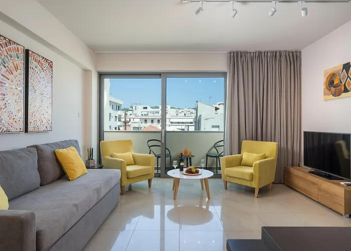 מלון דירות Trianon Luxury & 4*