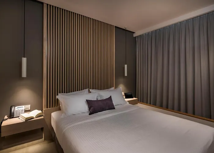 Trianon Luxury & חאניה