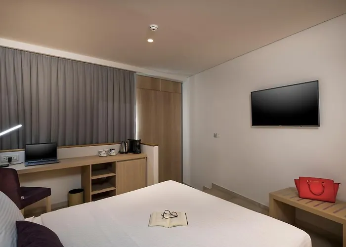 Trianon Luxury & 4* خانيا