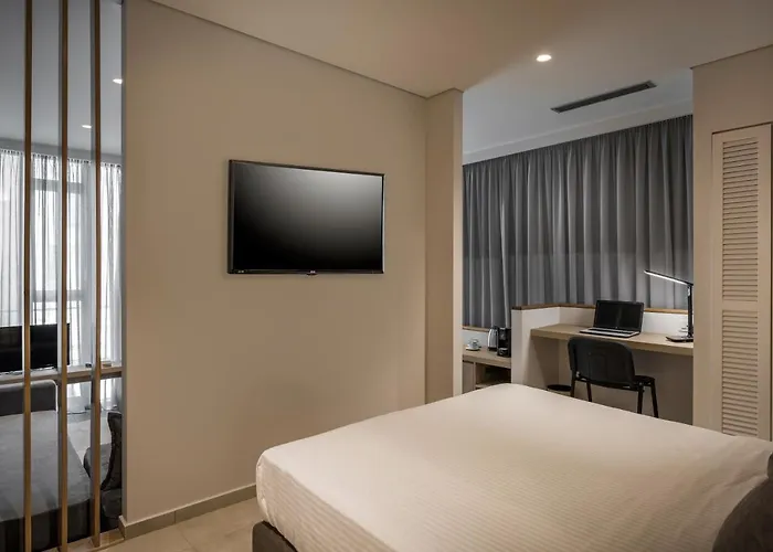 Trianon Luxury & شقة فندقية 4*