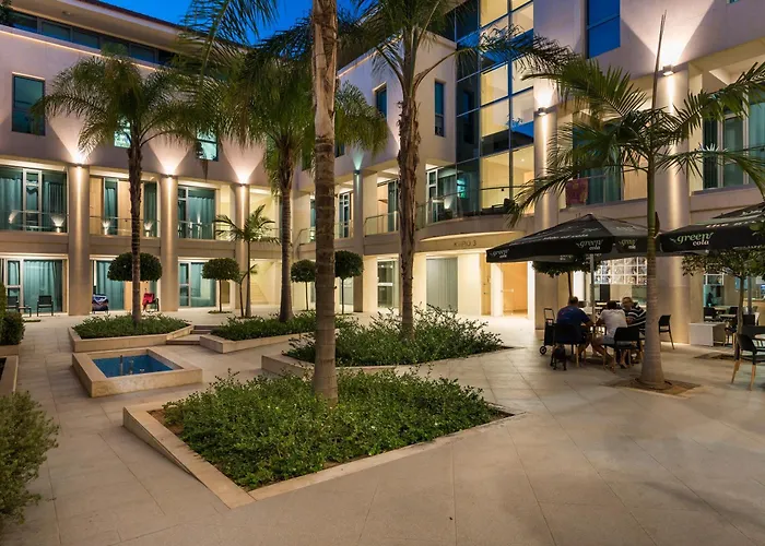 Trianon Luxury & شقة فندقية