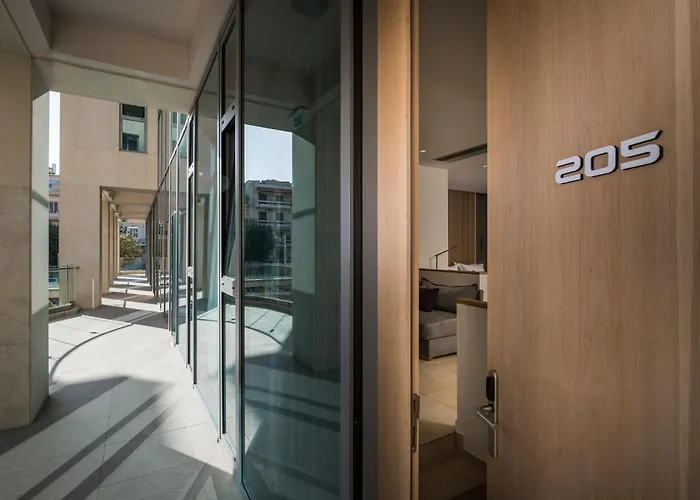 מלון דירות Trianon Luxury & חאניה