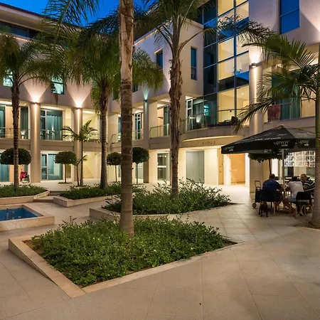 Trianon Luxury Apartments&suites Aparthotel